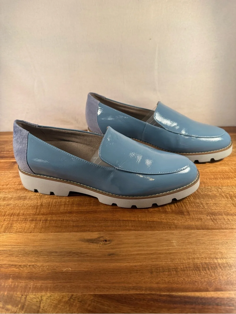 Vionic Kensley Patent Leather Slip-on Loafers Light Blue Size 9